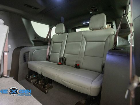 Used 2023 Chevrolet Suburban LT w/ Luxury Package AWD/4WD image 29