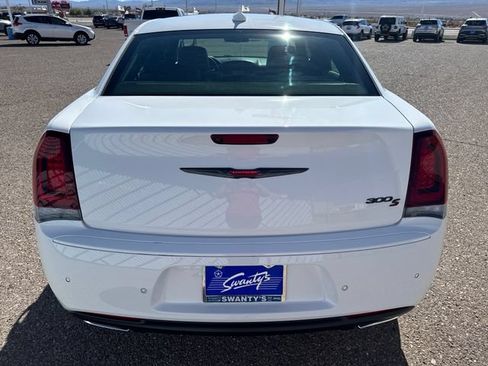 Used 2023 Chrysler 300 S w/ Comfort Group RWD image 4
