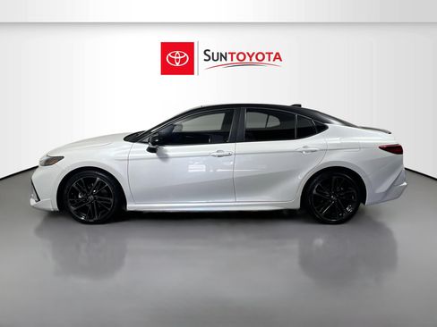 Used 2025 Toyota Camry XSE image 7