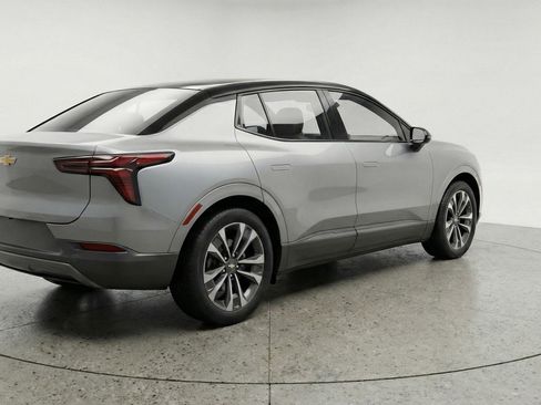 Used 2025 Chevrolet Equinox LT image 9