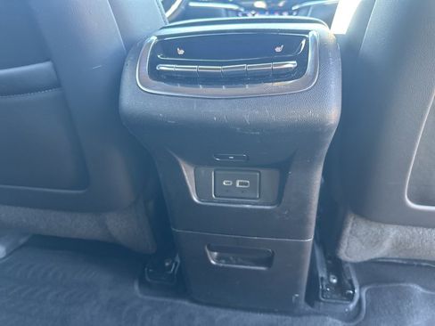 Used 2020 Cadillac XT6 Premium Luxury image 38