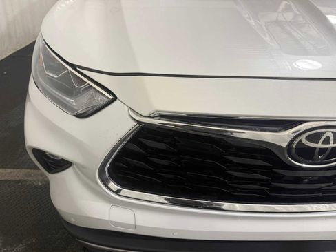 Used 2023 Toyota Highlander Platinum image 4