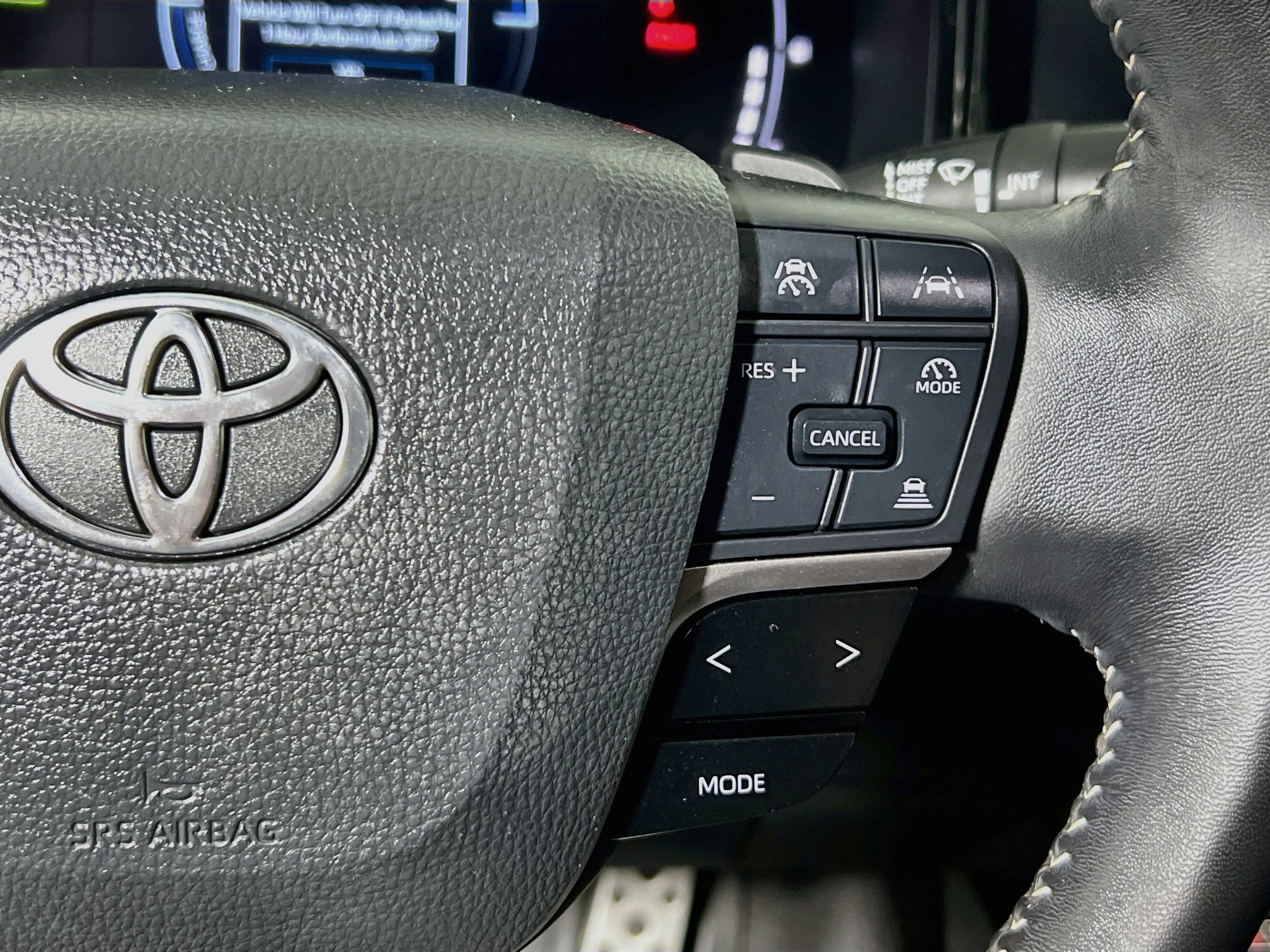 Used 2025 Toyota Camry SE w/ Convenience Package FWD image 13