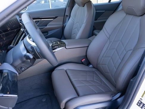 New 2025 BMW 530i xDrive 530i xDrive image 15