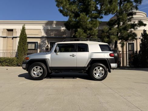 Used 2007 Toyota FJ Cruiser 4WD image 5