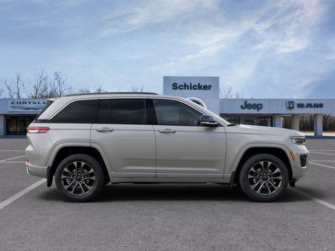 New 2025 Jeep Grand Cherokee Overland w/ Adv Protech Group III AWD/4WD image 43
