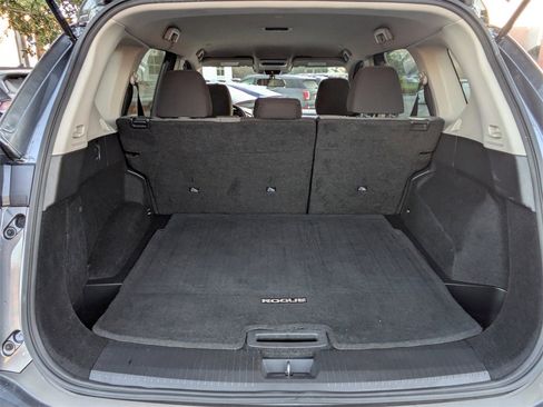 Used 2022 Nissan Rogue SV image 13