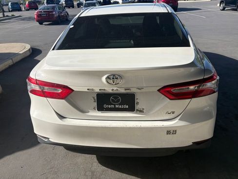 Used 2019 Toyota Camry FWD image 5
