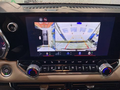 Certified 2024 GMC Canyon Denali image 26