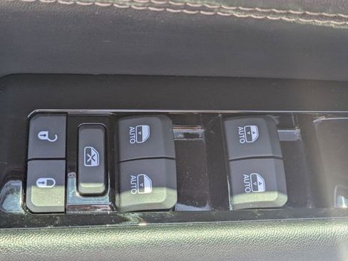 Used 2024 Jeep Wagoneer 4WD image 12