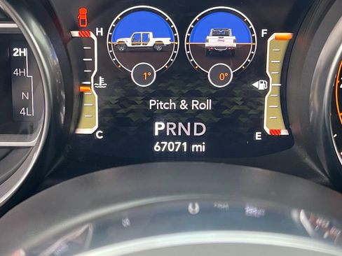 Used 2020 Jeep Gladiator Overland AWD/4WD image 3
