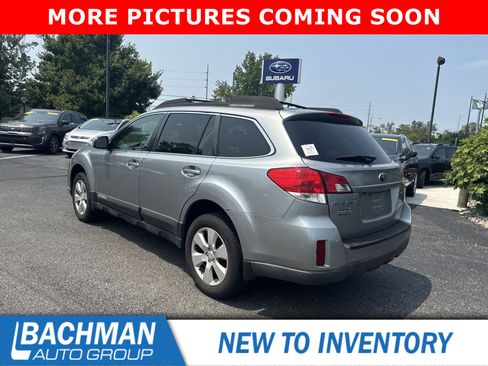 Used 2011 Subaru Outback 2.5i Premium AWD/4WD image 8