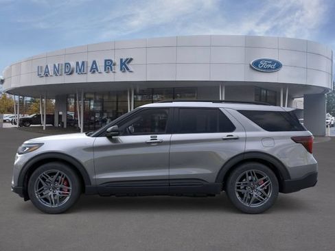 New 2026 Ford Explorer ST-Line w/ ST-Line Street Pack AWD/4WD image 3
