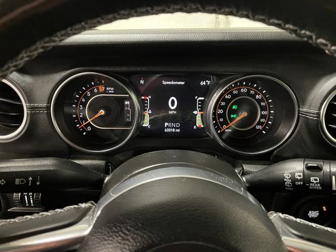 Used 2022 Jeep Wrangler Unlimited Sahara w/ LED Lighting Group AWD/4WD image 25