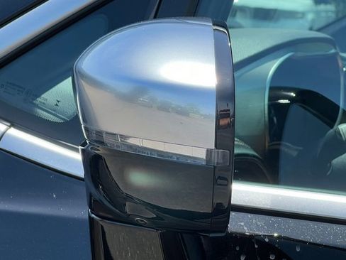 Used 2025 Chrysler Pacifica Pinnacle w/ Trailer Tow Group AWD/4WD image 47