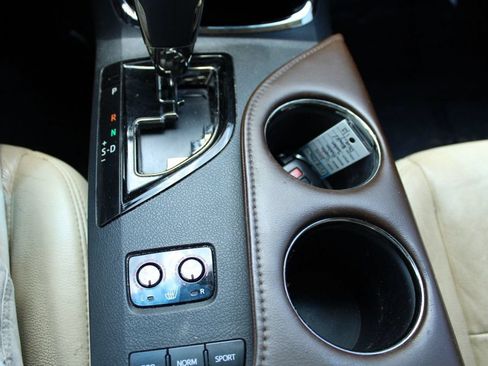Used 2015 Toyota Avalon XLE Touring FWD image 19