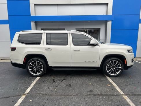 Used 2022 Jeep Wagoneer Series II w/ Convenience Group I image 4