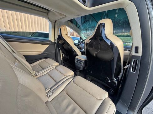 Used 2016 Tesla Model X 60D image 20