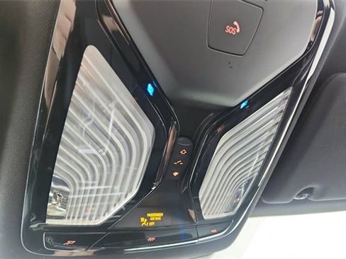 Used 2023 BMW 530e xDrive w/ Premium Package image 57