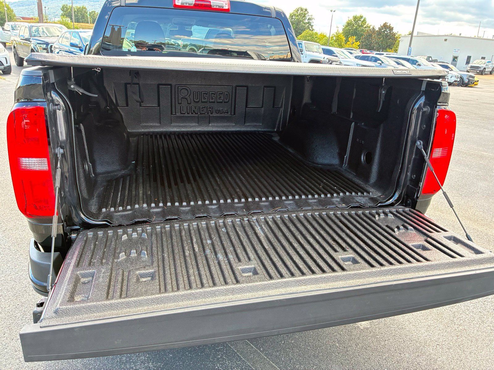 Used 2022 Chevrolet Colorado LT RWD image 14