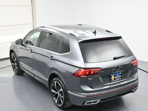 Certified 2024 Volkswagen Tiguan SEL R-Line AWD/4WD image 35
