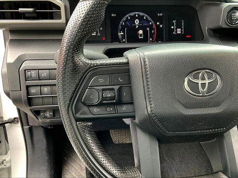 Used 2024 Toyota Tacoma SR image 12