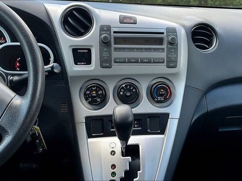 Used 2010 Toyota Matrix FWD image 9