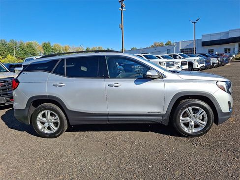 Certified 2019 GMC Terrain SLE w/ Driver Convenience Package image 7