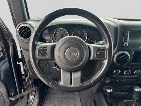 Used 2018 Jeep Wrangler Unlimited Sport AWD/4WD image 11