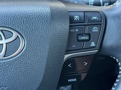 Used 2025 Toyota Camry SE FWD image 39