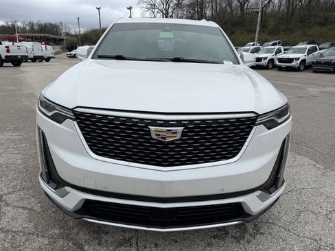 Used 2021 Cadillac XT6 Premium Luxury image 2