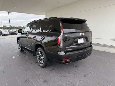 Used 2024 Cadillac Escalade Sport image 8