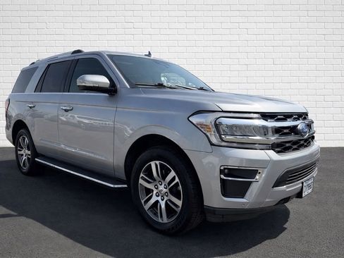 Used 2023 Ford Expedition Limited AWD/4WD image 3