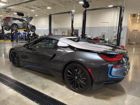 Used 2019 BMW i8 Roadster AWD/4WD image 5