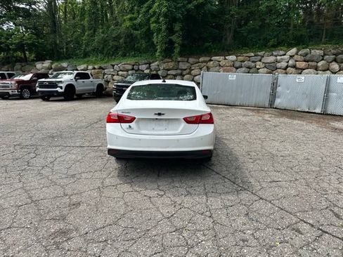 Used 2022 Chevrolet Malibu LS FWD image 6
