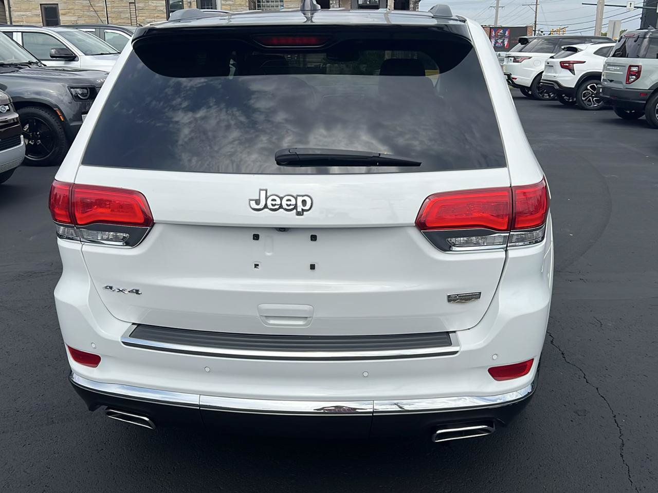 Used 2020 Jeep Grand Cherokee Summit AWD/4WD image 6