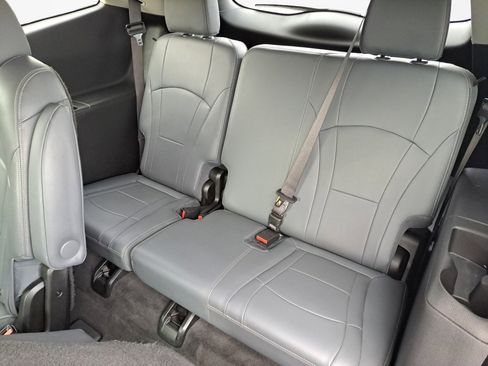 Used 2020 Buick Enclave Essence w/ Sport Touring Edition image 13