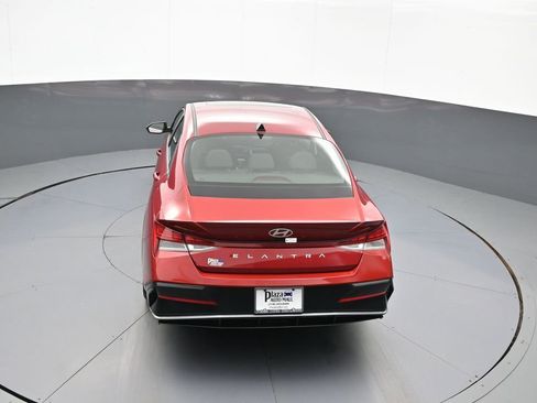 Certified 2025 Hyundai Elantra SEL image 38