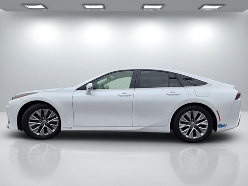 Used 2021 Toyota Mirai XLE w/ Advanced Technology Package image 7