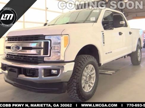 Used 2017 Ford F250 XLT w/ XLT Value Package image 1