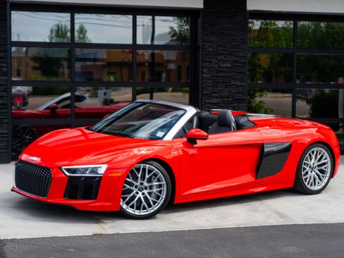 Used 2017 Audi R8 V10 image 2