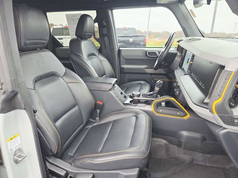 Used 2023 Ford Bronco Badlands w/ Sasquatch Package image 16