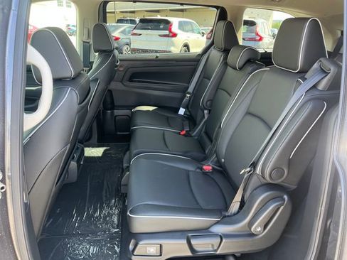 New 2026 Honda Odyssey Touring image 18