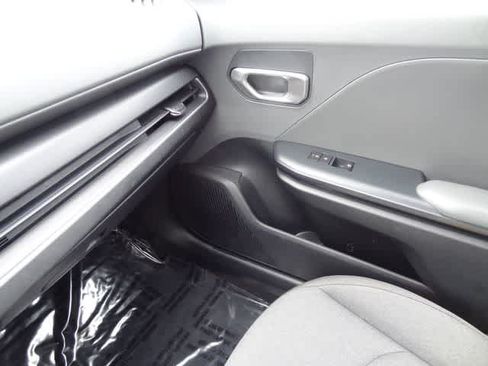 Used 2025 Kia K4 FWD image 35
