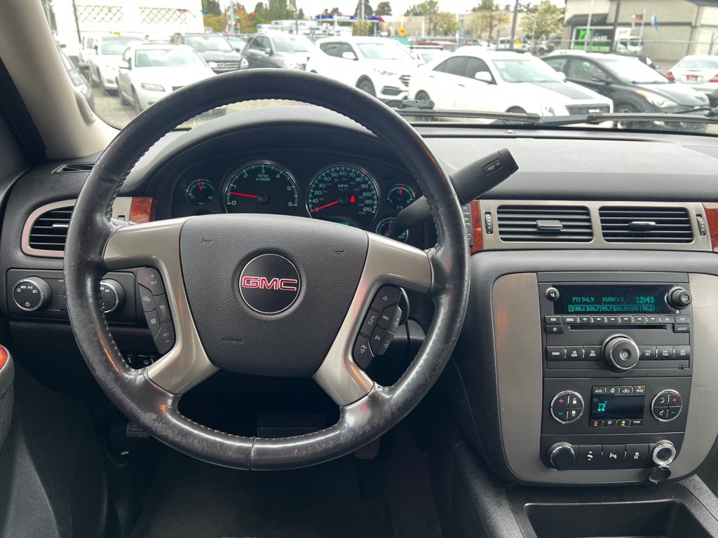 Used 2012 GMC Yukon XL SLT w/ SLT-2 Equipment Package AWD/4WD image 14