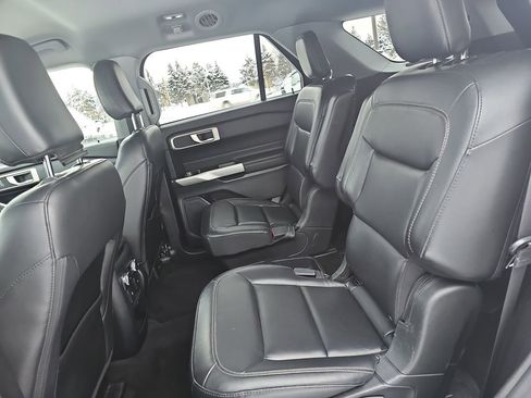 Used 2021 Ford Explorer XLT w/ Equipment Group 202A image 16