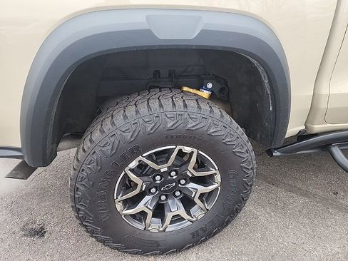 Used 2024 Chevrolet Colorado ZR2 w/ Technology Package AWD/4WD image 25