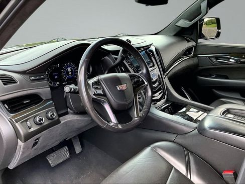Used 2020 Cadillac Escalade ESV Platinum AWD/4WD image 13