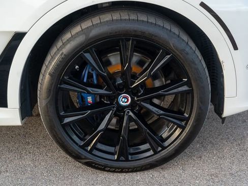 Used 2022 BMW X7 M50i w/ Dynamic Handling Package image 11