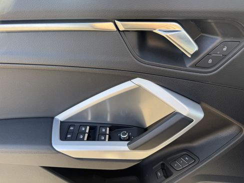 Used 2023 Audi Q3 2.0T Premium w/ Convenience Package image 9